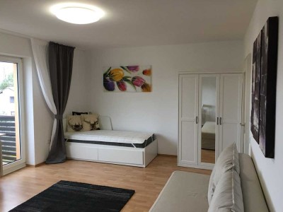 Frisch renoviertes, gepflegtes Apartment mit Blick ins Grüne!