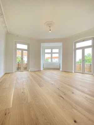 Sanierte 4 Zimmerwohnung mit Einbauküche und 3 Balkonen