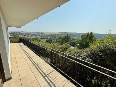 Erstbezug: 3-Zimmer-Wohnung mit toller Aussicht – ab sofort!