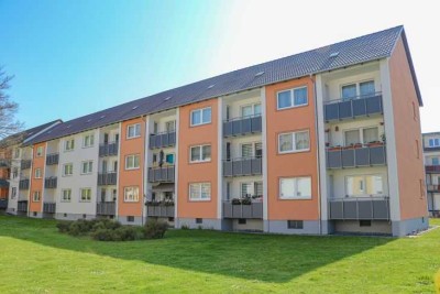 + 3 Zimmer mit Balkon - mit modernisiertem Bad +