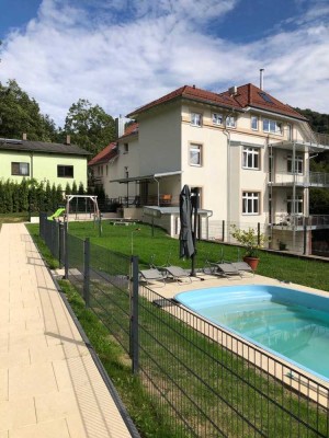 Idyllisch wohnen: 5 Zi-Maisonette mit Blick ins Grüne und Waldrandlage