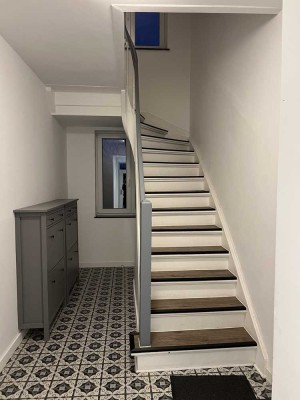 Ruhige 2-Zimmer Dachgeschoß-Wohnung in Citynähe mit Weitblick