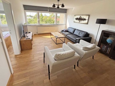 Einzigartig und exklusiv modernisierte Wohnung - top gelegen - mit Schwimmbad - schönem Blick u. TG!