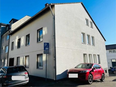 Zentral gelegene Zweizimmerwohnung mit kl. Garage u. optional mit neuwertiger Einbauküche