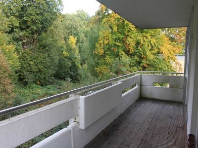 LICHTDURCHFLUTETE 3-ZIMMERWOHNUNG mit Blick ins Grüne