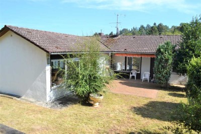 Wertvolles Grundstück am Waldrand mit freistehendem sanierungsbereitem Einfamilienhaus!