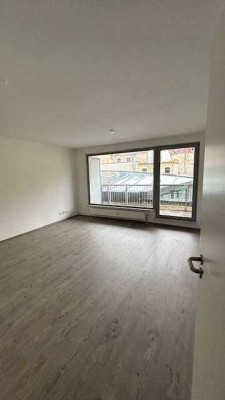 Schöne 2-Raum-Wohnung mit Balkon in der City zu vermieten!