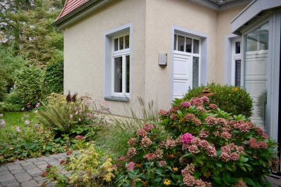 Hochwertig. Modern. Tadellos – Familienhaus im Herzen von Klotzsche - bezugsfertig / Designer EBK