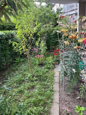 2-Zi-Whg., Zentrumslage, mit EBK und eigenem Gartenanteil für Eigennutzer