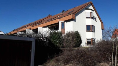 Exklusive, neuwertige 2,5-Zimmer-DG-Wohnung mit Loggia und Einbauküche in Sindelfingen