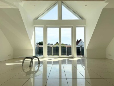 LICHTDURCHFLUTETE GALERIE-MAISONETTE mit Balkon, EBK & Tageslichtbad - ideal für 1-2 Personen