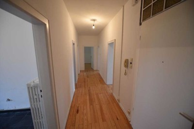Helle, gut geschnittene, 98 qm, 4-Zimmer-Wohnung am Homburg in Saarbrücken