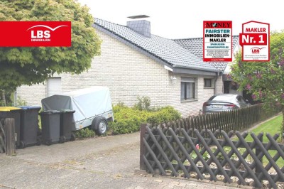 Großer Eckbungalow mit Einliegerwohnung in Holzminden-Derental