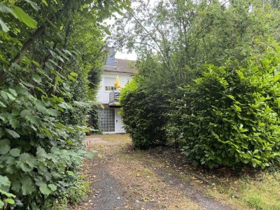 �Bad Honnef-Selhof: Freistehendes EFH, sanierungsbedürftig, absolut ruhige Lage Nähe Hager Hof