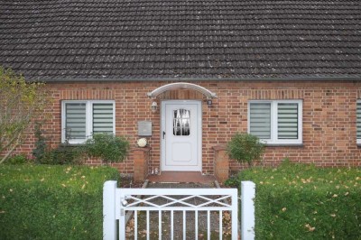 Einfamilienhaus mit Nebengelass auf großem Grundstück in Lüblow