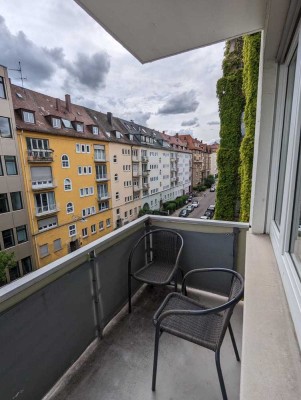Helle 1-Zimmer-Wohnung mit Sonnenbalkon & separater Küche - voll möbliert