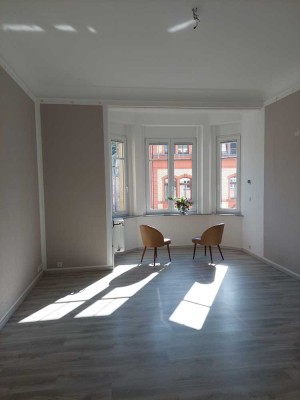 Stilvolle Altbauwohnung sucht Dich / Euch