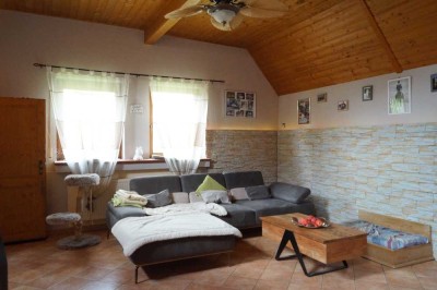 Preiswertes freistehendes Ein- bis Zweifamilienhaus in ruhiger Lage mitten in Rheinhessen