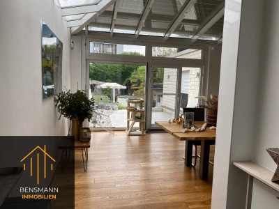 ***Modernes Zwei-Familienhaus mit großem Garten & gepflegter Ausstattung***