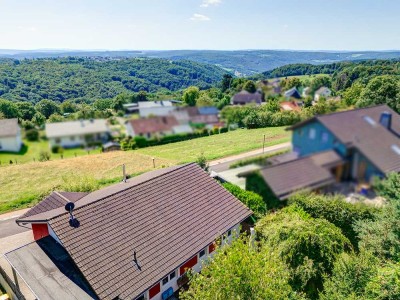 NATUR PUR! Neuwertiger Bungalow mit grandiosem Panoramablick