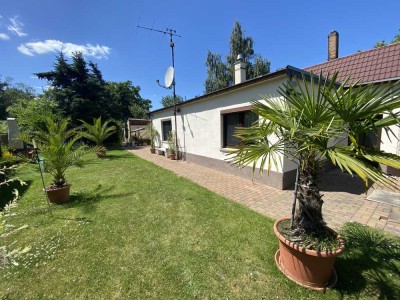 Ihr Rückzugsort im Grünen: Bungalow mit traumhaftem Garten
