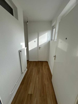 Frisch renoviertes 1-Zimmer-Appartement mit Balkon in ruhiger Lage, ideal für Studenten! Frei ab sof