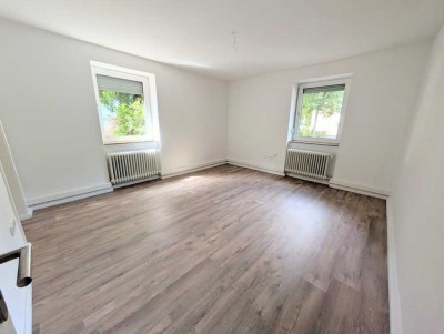 **Familien aufgepasst: +Erdgeschoss +Laminat +frisch gestrichen +modernes Tageslichtbad**
