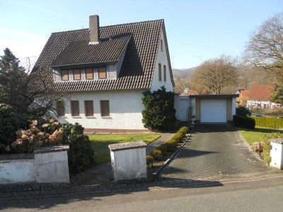 Solides Zweifamilienhaus in Kalletal - Heidelbeck