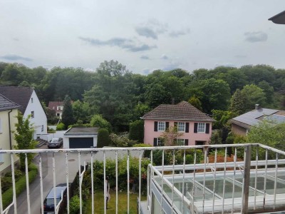 Gemütliche Wohnung im Dachgeschoss in Waldnähe mit sonniger Terrasse