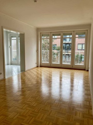 Großzügige 2-Zimmer-Wohnung mit Westbalkon, schönen Wohnküche und Tiefgaragenstellplatz