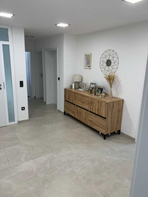 Schöne 4,5 Zimmer Wohnung zu vermieten