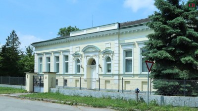 Außergewöhnliches Herrenhaus mit traumhaftem Garten