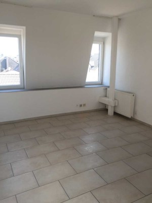 Ansprechende und sanierte 3-Raum-DG-Wohnung in Krefeld