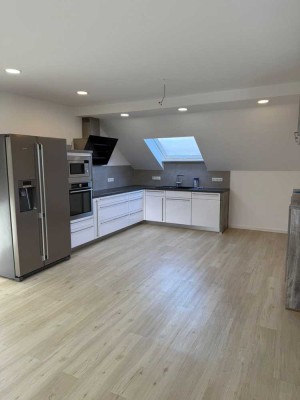 Luxus-4-Zimmer-Dachgeschosswohnung im schönen Freigericht