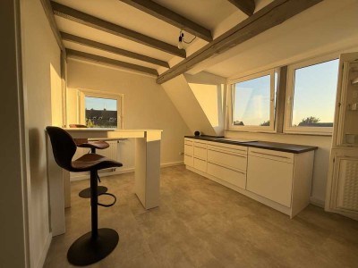 Helle, vielseitige 2-Zimmer-Wohnung Teilmöbliert in Hennef
