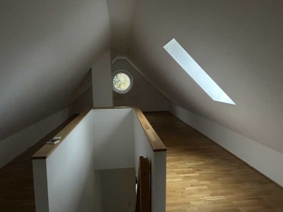 3,5 ZKB mit großer Dachterrasse, Garage, Zeitmietvertrag