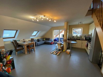 Gepflegte Maisonette-Wohnung mit zweieinhalb Zimmern sowie Balkon und EBK in Schweich