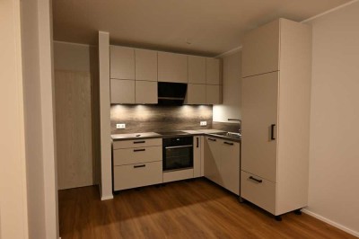 Exklusive 2-Zimmer-Wohnung nach Komplettsanierung – Erstbezug