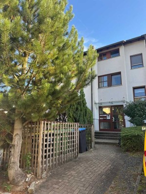 +++Pfiffige 3-Zimmer-Wohnung mit gehobener Innenausstattung mit Balkon und EBK+++