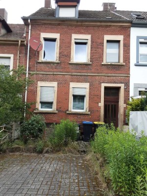 RESERVIERT !!!Handwerker aufgepasst !! Renovierungsbedürftiges Reihenhaus in Schiffweiler - Landswei