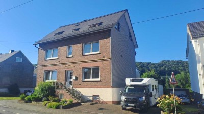Gepflegtes Ein/Zweifamilienhaus mit viel Platz in Neunkirchen-Salchendorf!