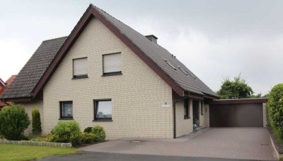 Einfamilienhaus mit Einliegerwohnung & Gartenparadies
