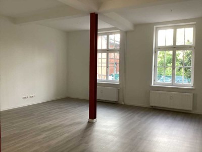 Leipzig Leutzsch- großzügige 2 Zimmer Wohnung mit Wohnküche im Hochparterre