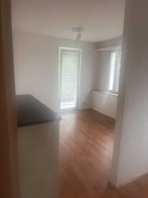 Modernisierte 2-Raum-Wohnung mit Balkon und Einbauküche in Geislingen