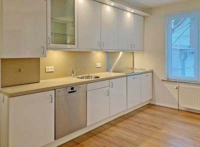 Großzügige & modernisierte Wohnung in Elbnähe