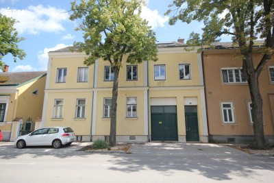 2120 Wolkersdorf, ehemaliges kleines Zinshaus auf Bauträgergrundstück mit Garage