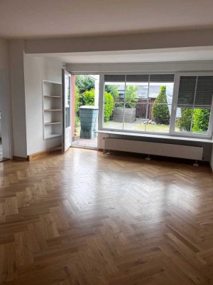 Modernes Reihenhaus mit Garten, Balkon & 4 Zimmern – Ruhige Lage mit Top-Anbindung
