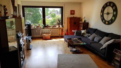 Sonnige 3-Zimmer-Wohnung mit Suedbalkon in ruhiger Lage naehe S-Bahn