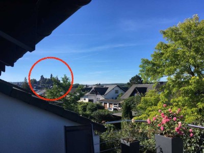 Exklusives Split-level-Architektenhaus mit Schlossblick in Top-Lage