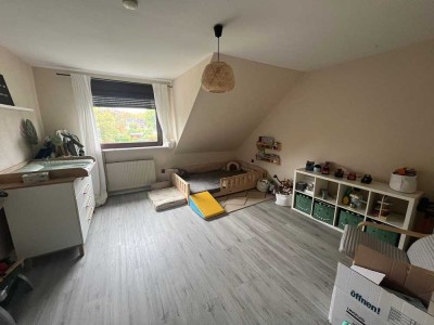 Geräumige 4,5-Zimmer Dachgeschosswohnung in Essen-Bergeborbeck
